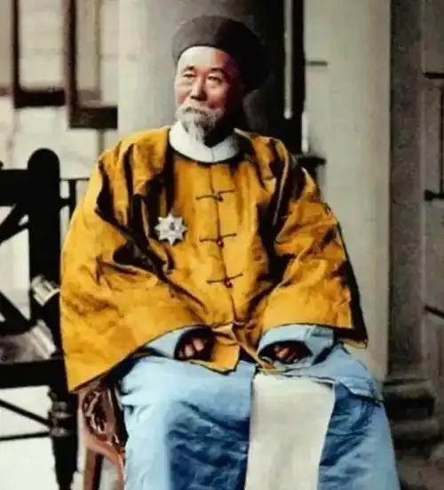 1863 年，丧妻两年后，李鸿章决定再娶一房夫人，大婚当天，新娘的陪嫁丫鬟冬梅，