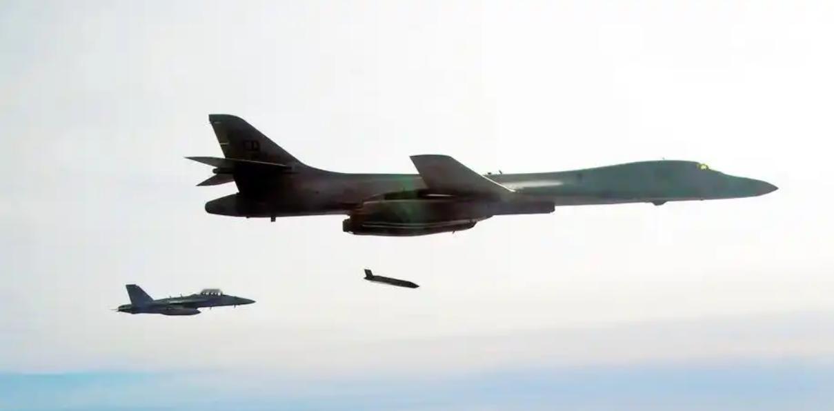 一艘又一艘的中国海军作战舰艇，在短短一周时间内，纷纷成了多个西方国家反舰导弹的“