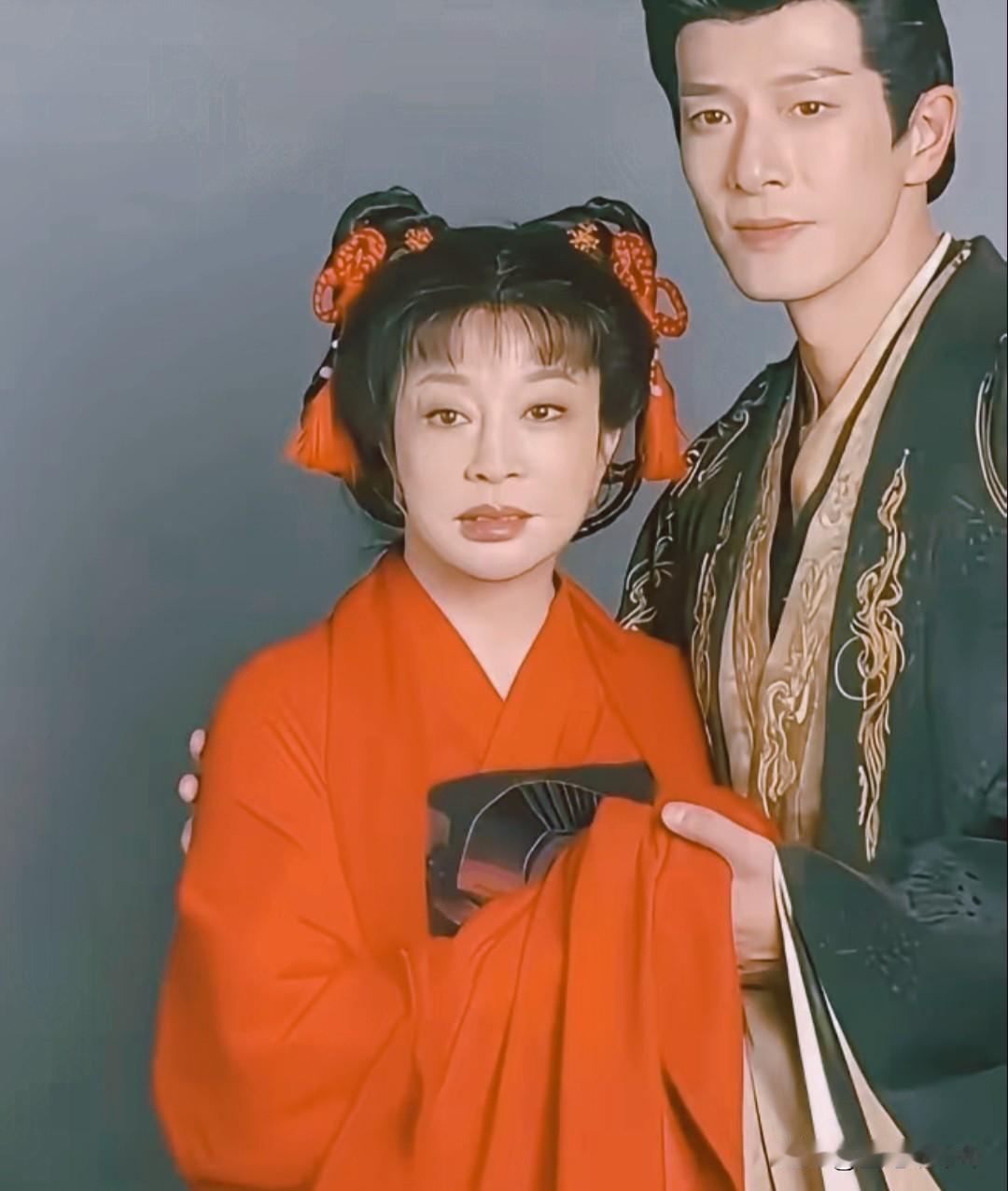刘晓庆75岁演18岁少女，短剧这波操作太迷了

最近刷到新短剧路透直接看懵：75