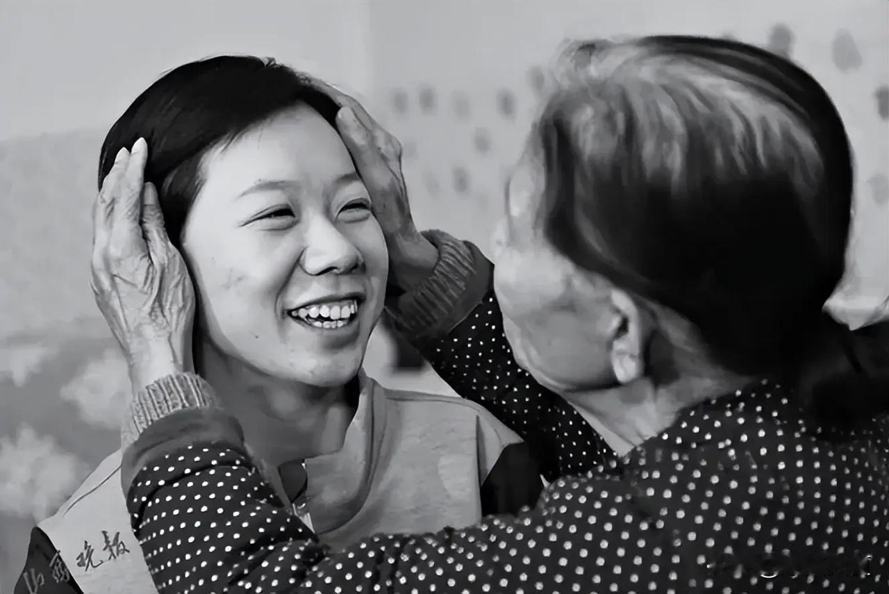 1994年7月，太原火车站的暑气裹着煤尘弥漫。年过五十的高占仙推着三轮车捡废品，