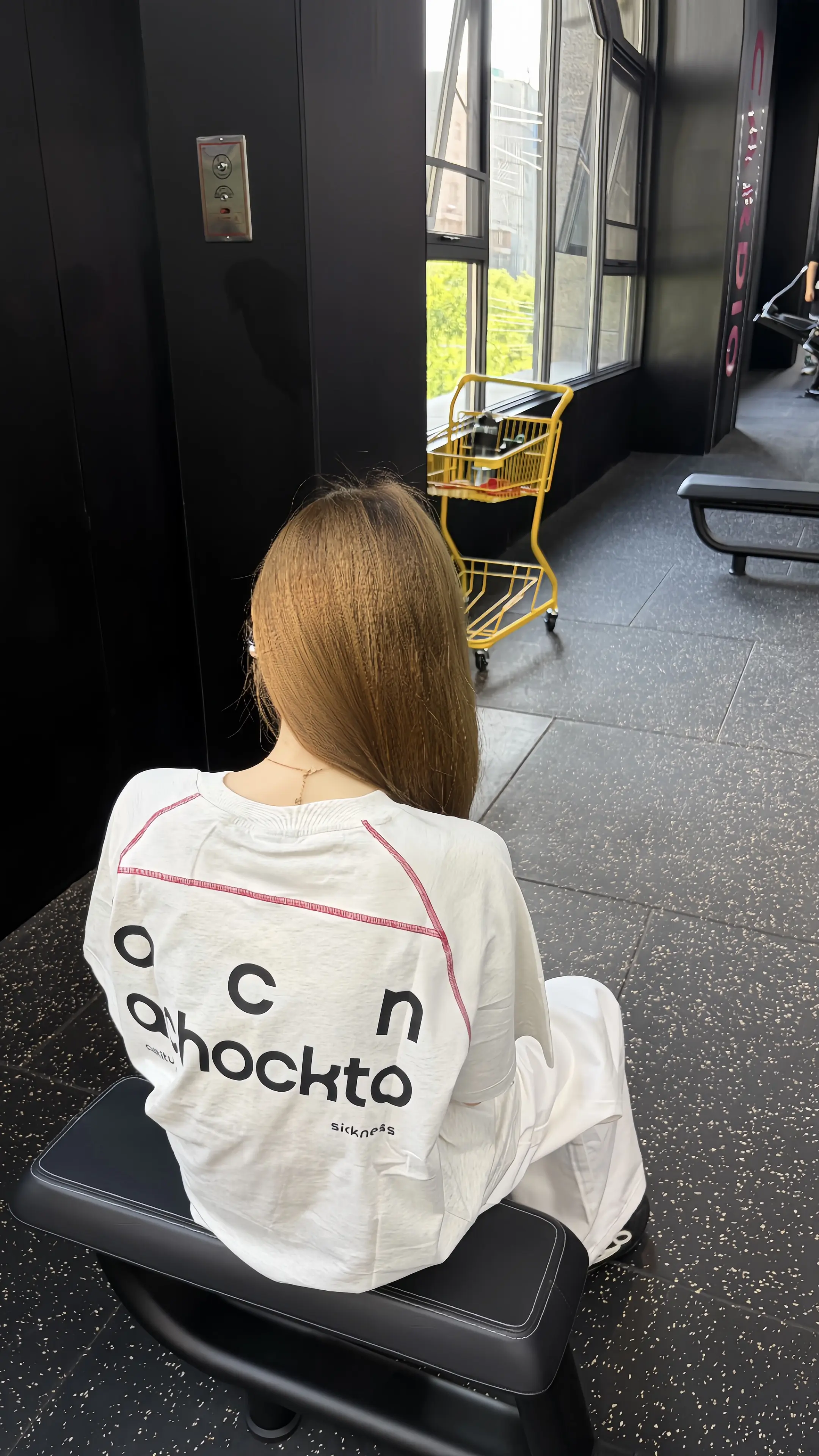 所有人收拾行李离开地球 因为20号我要把全世界送给我的男孩
