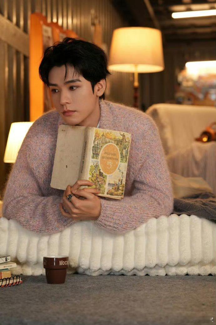 龚俊星光大赏美兰国际机场大屏应援满分权威性，期待住和俊子星光大赏的见面啦~ 