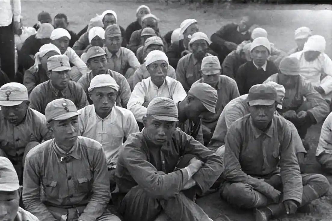 1948年冬天，在淮海战役中，我军创造发明了“馒头”战术。原来，在我军的围困下，