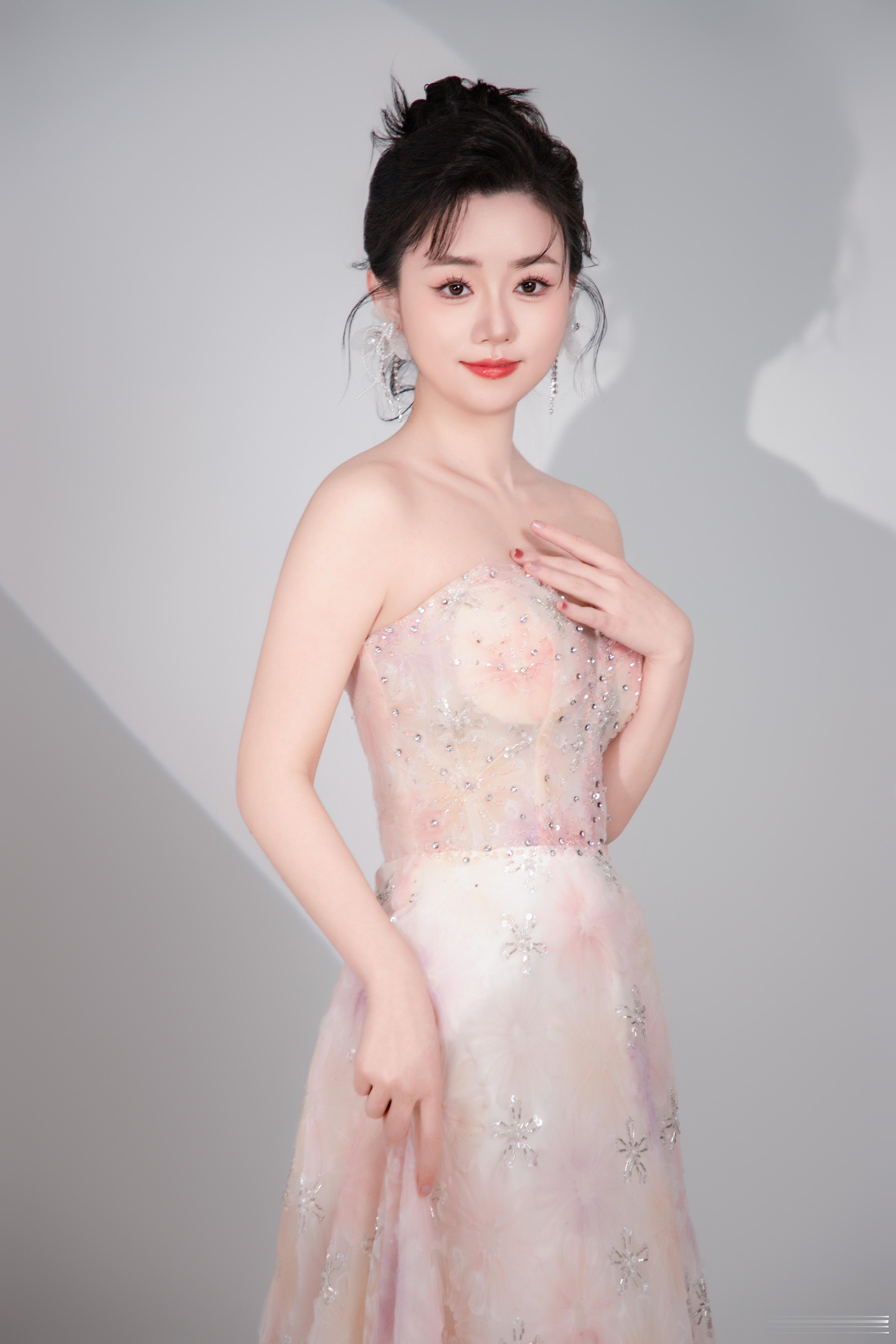 你生来就一无所有，何惧从头再来。你好春天春天小确幸  ​​​