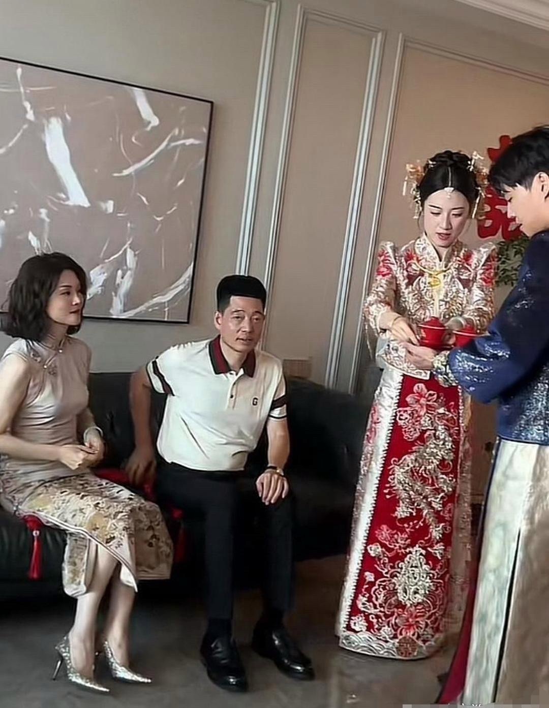 这婆婆真年轻肯定没代沟了吧，你们说呢 
