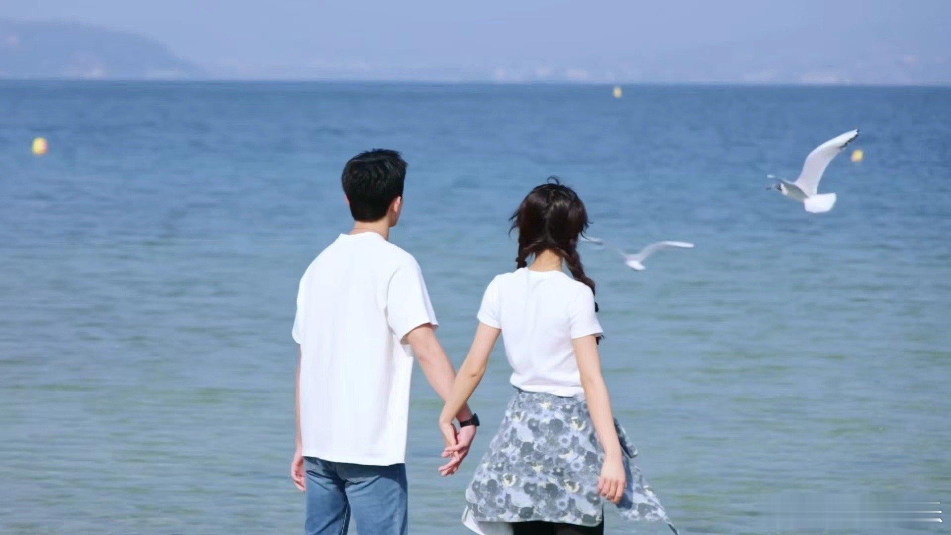 #赵今麦首演运动员#在暴雪时分，首次尝试运动员的角色塑造眼神中的坚韧，就让她无论