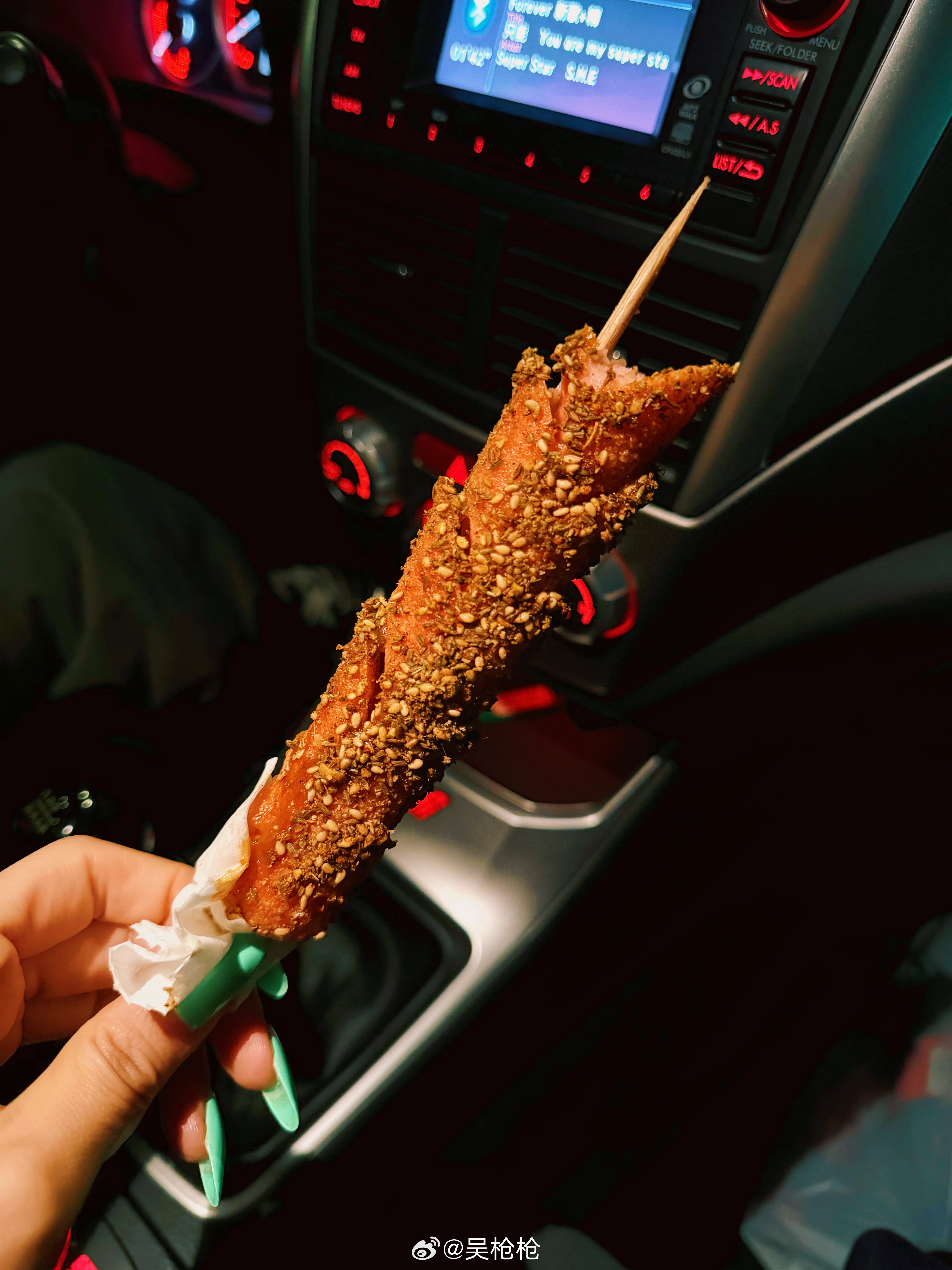 淀粉肠 就是我的最爱 几天不吃就馋得慌必须全是淀粉 但凡有点肉 都是对它的不尊重