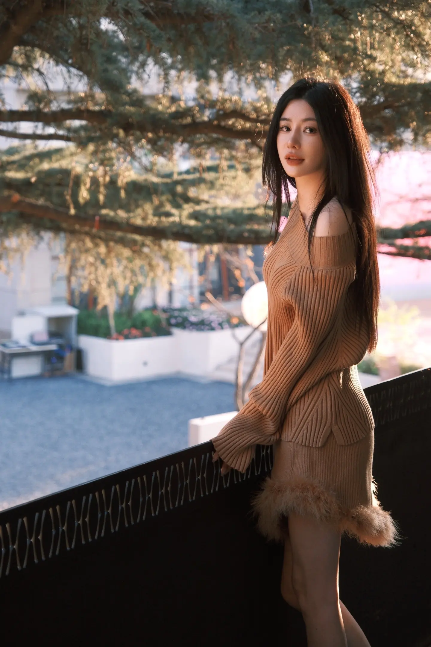 都说冬天适合思念。其实更适合见面