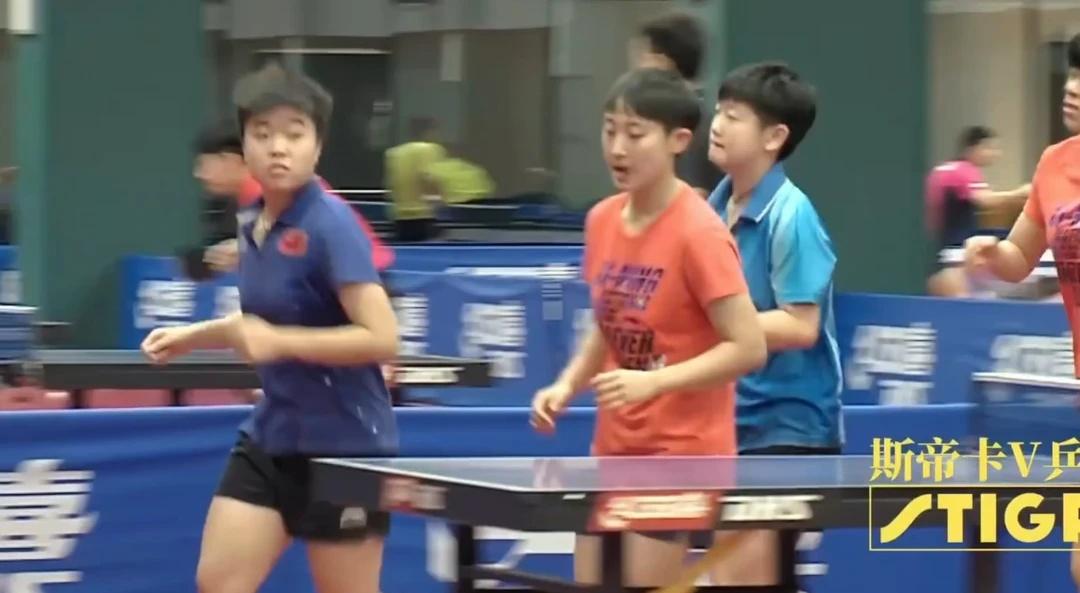 跑步小莎
孙颖莎 乒乓球 国乒
