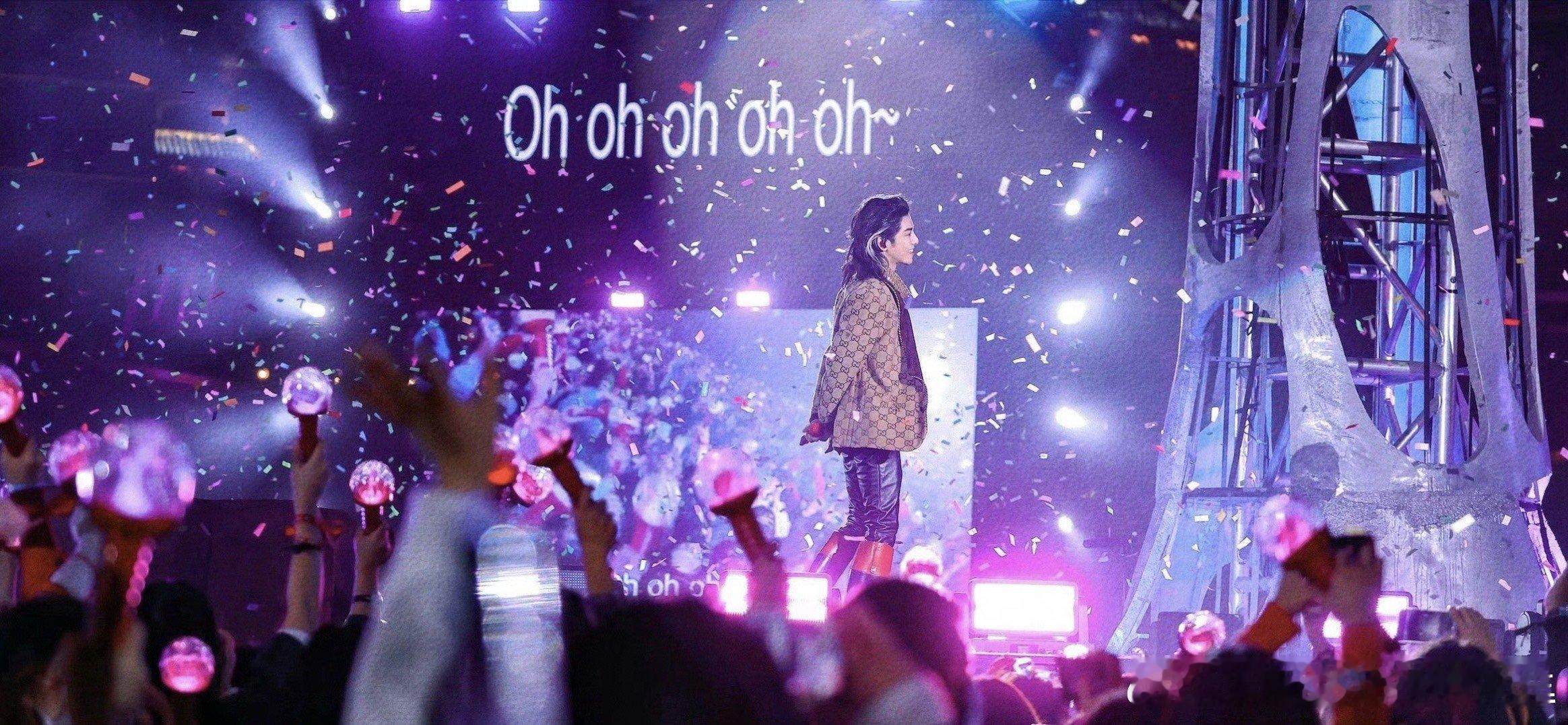 #华晨宇舞台已经NextLevel了#华晨宇在舞台上闪闪发光的样子在每一个人的心