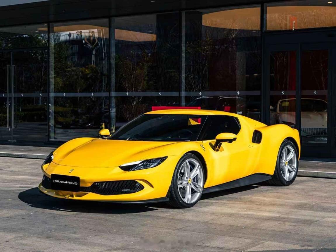 法拉利 296 GTB23年07月上牌，仪表里程4500公里 车辆无过户记录，原