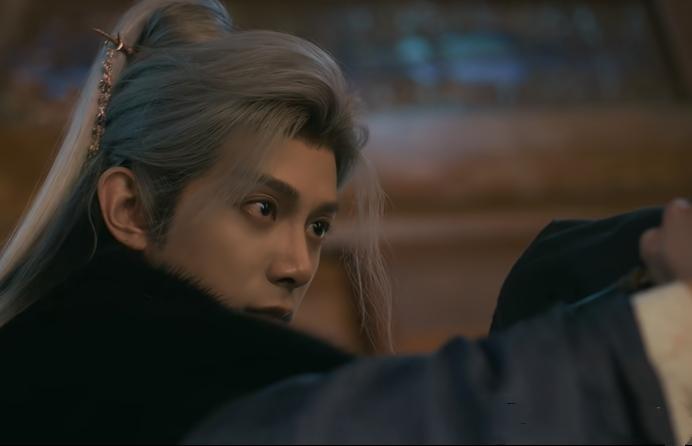 《逐玉》:导演只是请31岁邓凯来演个偏执疯子，没想到他把那种阴湿疯批感演活了，网