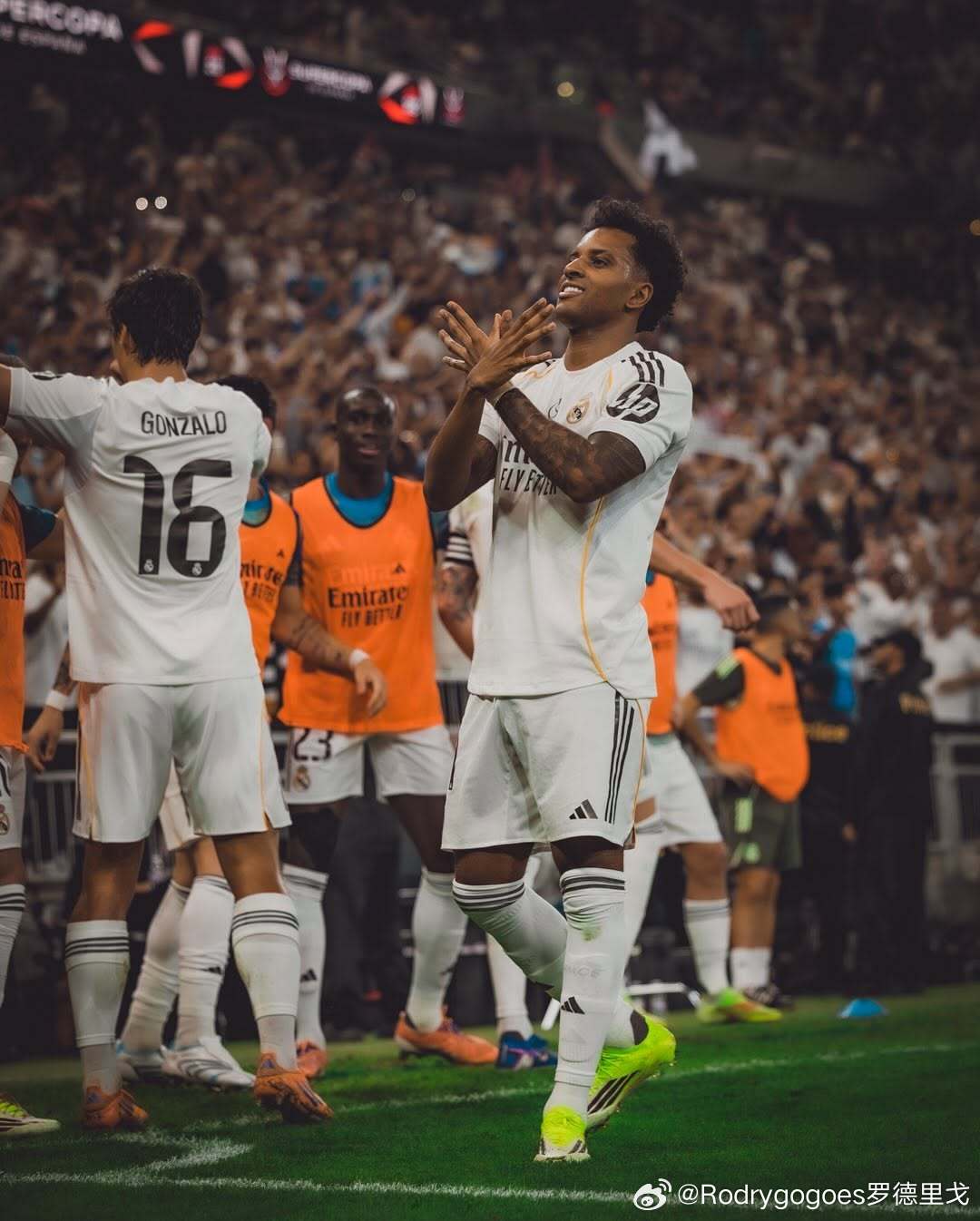 最新消息：吕迪格与罗德里戈今日进行了单独训练。据俱乐部方面消息，两名球员明天将恢