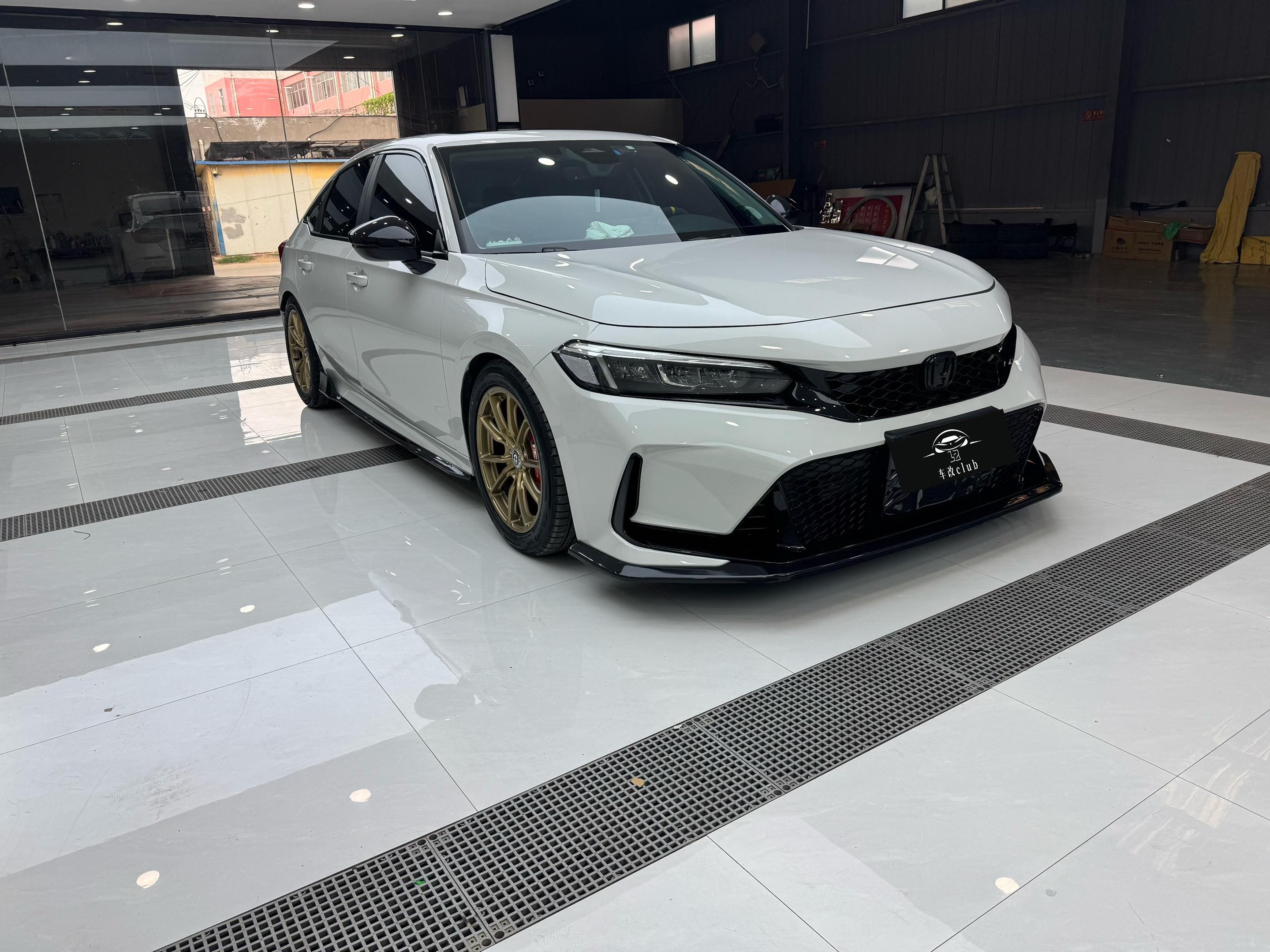 花即使不被欣赏依然长大。