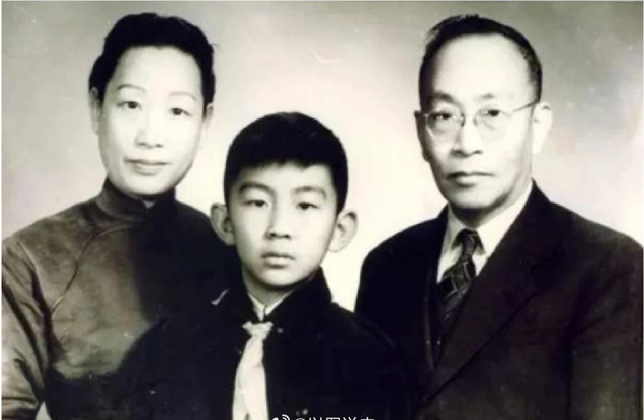 被人遗忘的“中国疫苗之父”！
汤飞凡是中国投身病毒学研究的第一人，被后人尊称为“