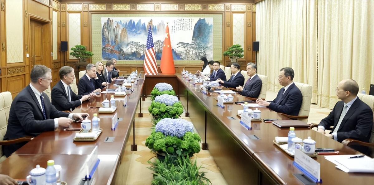 布林肯主动和王毅约好，拜登政府时间不多了，中美外长还得见一面。
 
随着美国总统