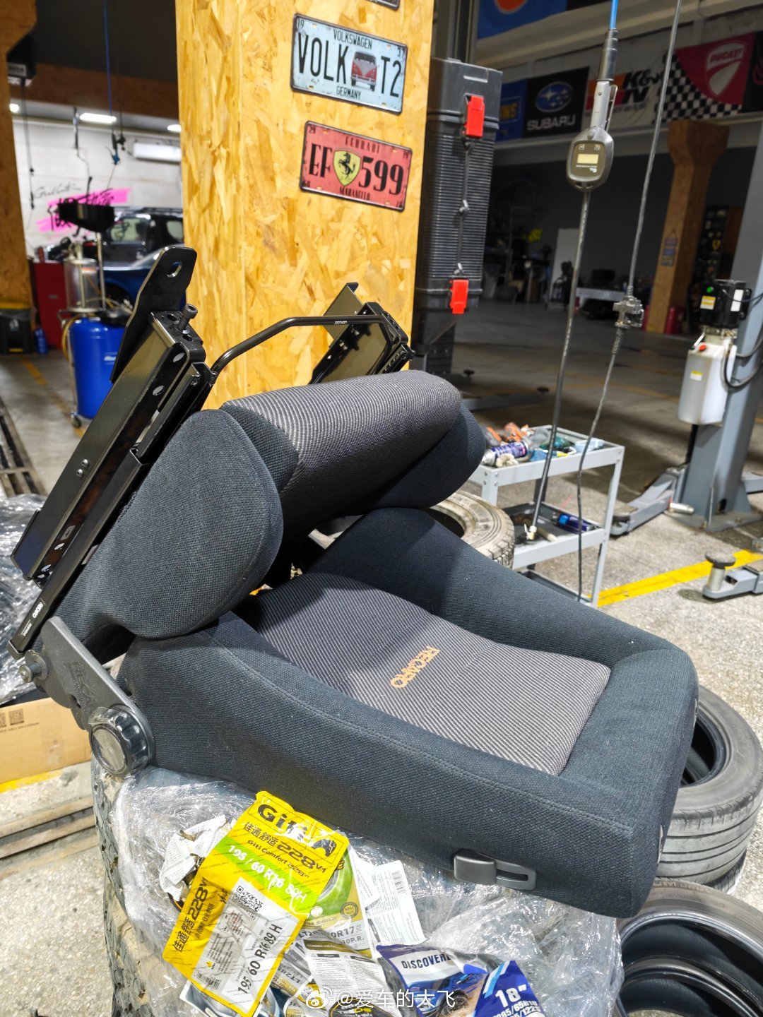 淘了一对儿年纪跟我一样大，甚至可能比我更大的recaro座椅。 