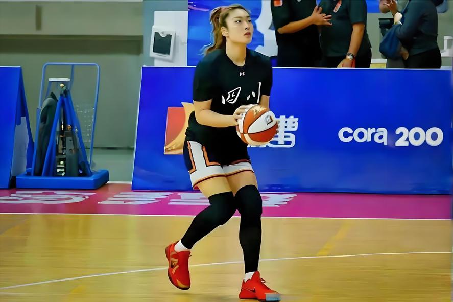 李梦轮休，球队照样狂虐62分。全运会四川女篮杀疯了，小组赛 5 战全胜，拿到正赛
