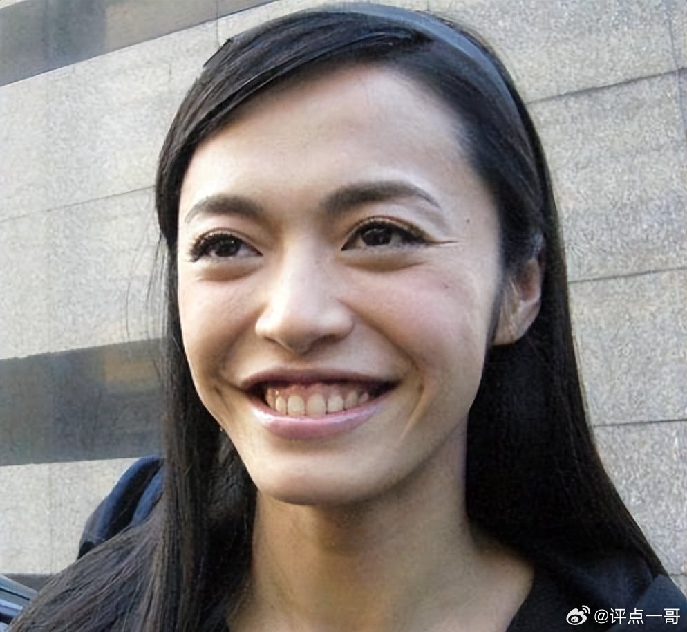 姚晨，姚大嘴，你这演的是英国法官还是英国殖民地的法官？ 演英国法官建议你用AI做