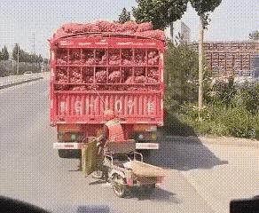 捡垃圾的工具，变成了作案的工具。正所谓工具无好坏，全看用它的人在做什么。