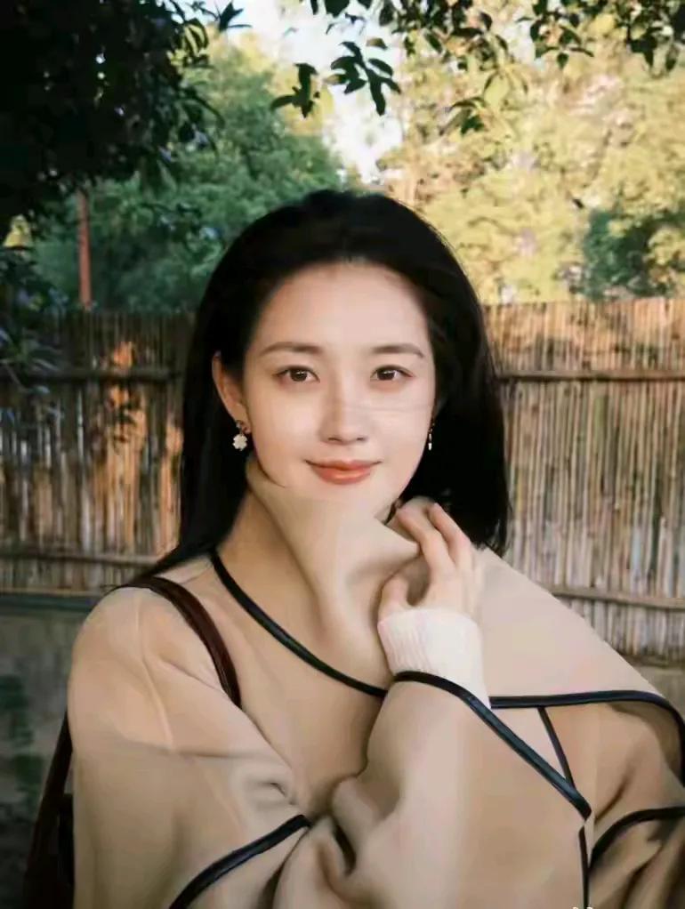 上联是：人不可貌相，怎么对下联人的命运天注定，你同意吗 友友请展示下联 曾经最激