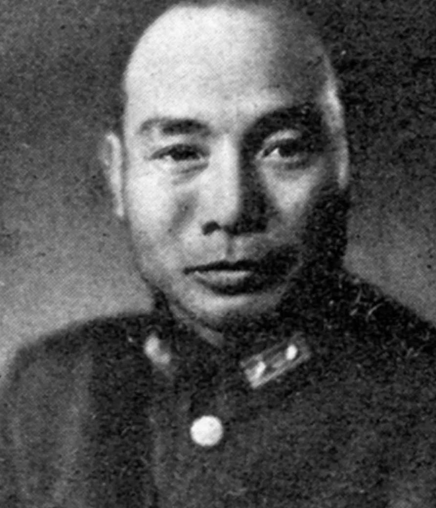 1949年，汤恩伯登船逃往台湾，妻儿一个不落全带上，唯独把伺候了汤家20多年的发
