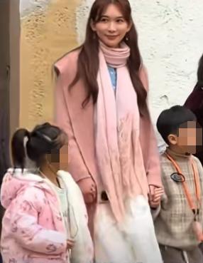 林志玲建了20所“儿童之家”资助乡村学生，发文回顾自己十年的公益历程：无法选择出