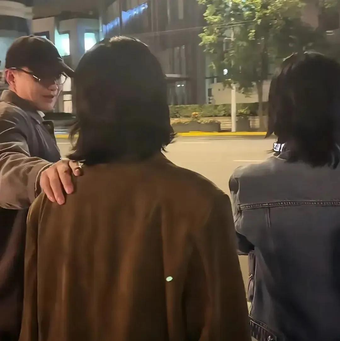 原来朱丹和尚雯婕是好朋友，一个是主持人，一个是歌手，还以为良人不会有什么交集，但