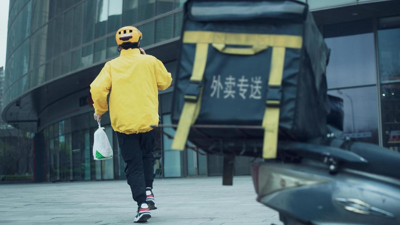 因外卖未送上楼打人，赔32万还获刑！一时冲动，代价太惨痛

         只