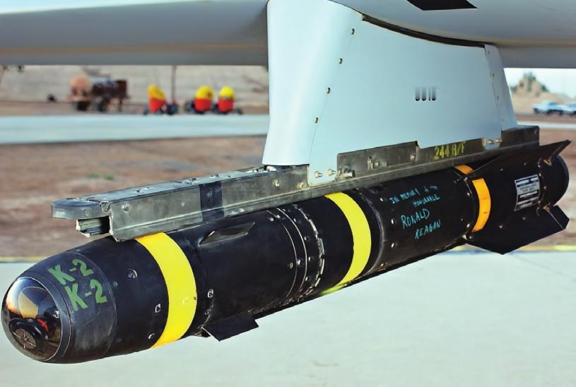 每天认识一件兵器 美国AGM-114“地狱火”空对地导弹长度：163厘米直径：1