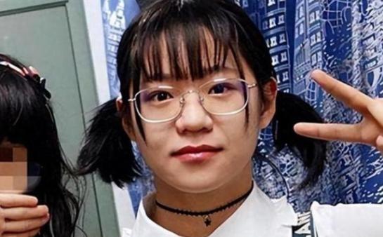 国科大 硕士季子越，曾称侵华日军为英雄，开除学籍后扬言投奔 美国 。
我的判断是