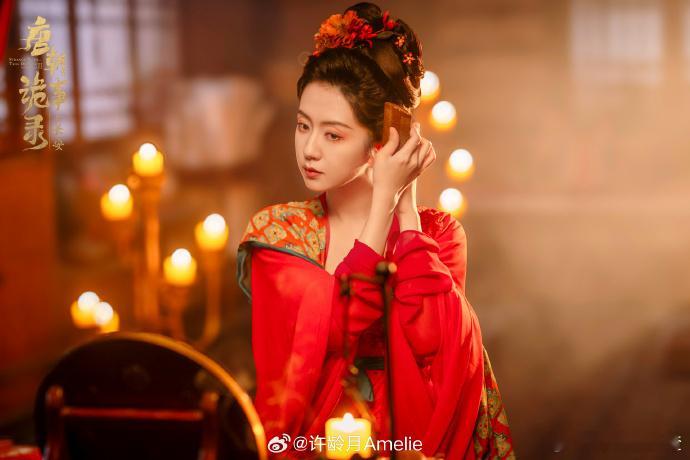 看许龄月演的红药复仇，那叫一个过瘾！琵琶不仅是乐器，更是藏证的利器；枕头不只是休