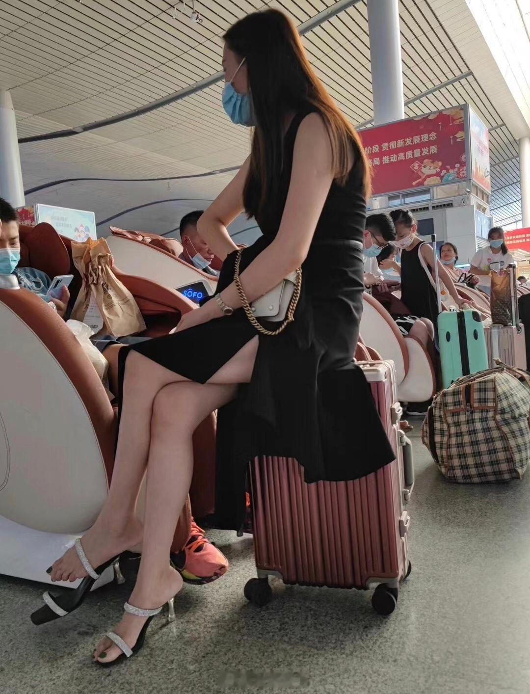 阿姨美拍专注车站美腿阿姨三十年 ​​​