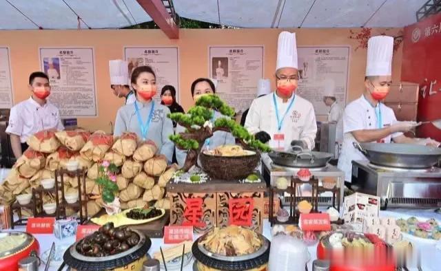 客家人在商界的口碑是有目共睹的，客家菜在国人的饮食桌上的分量是举足轻重的，曾经的