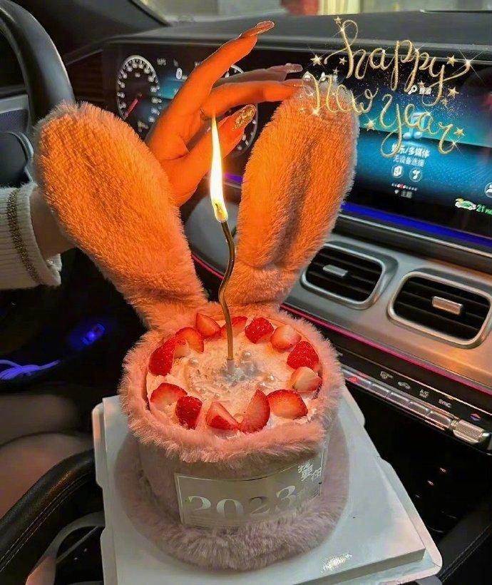 “赚钱 独立 别改天 别下次 别以后 就这次” 