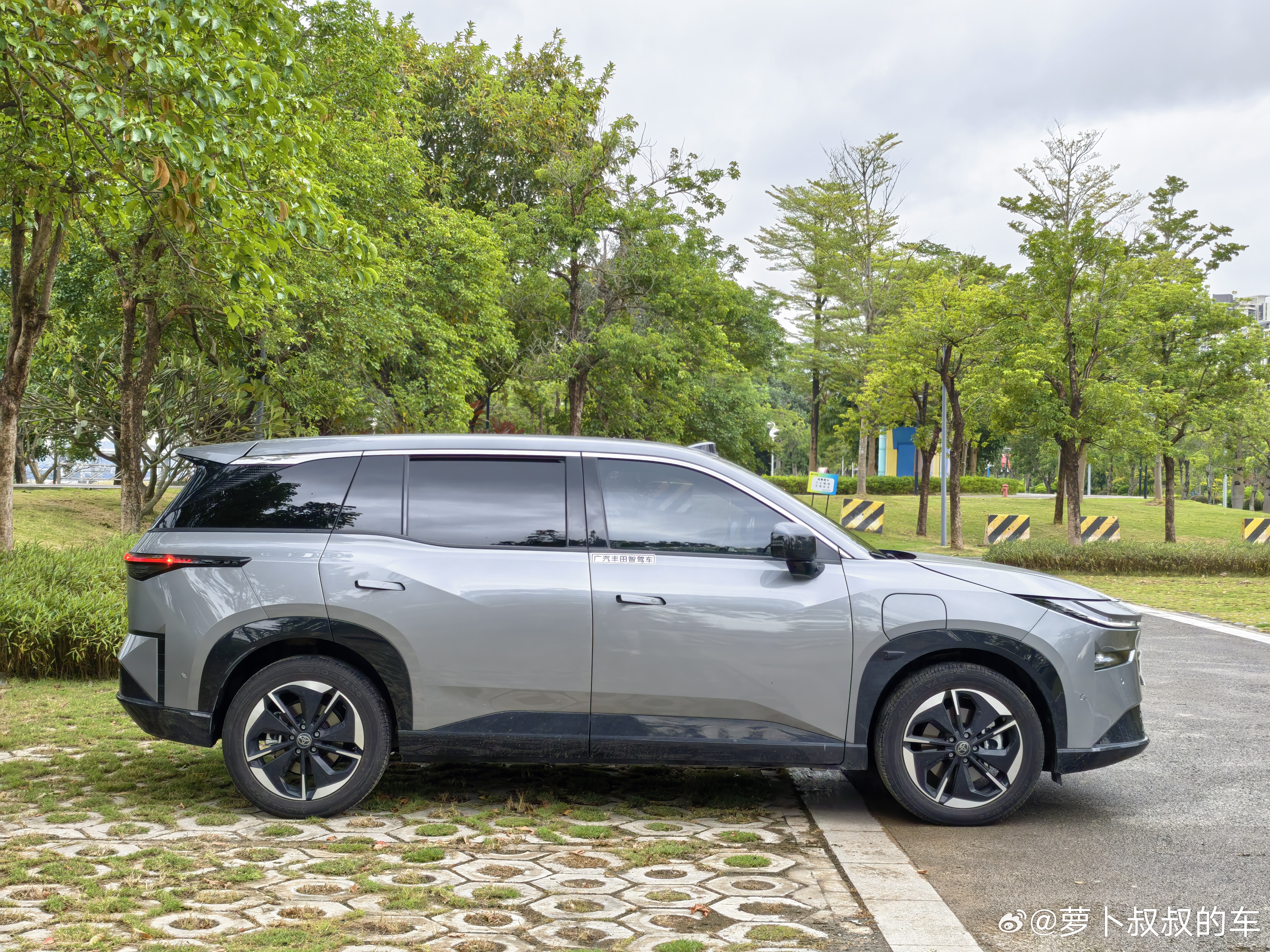 做梦梦见开着铂智3X，行驶过程中发出警报提示电量低，却一直不断往前行驶，醒来后发