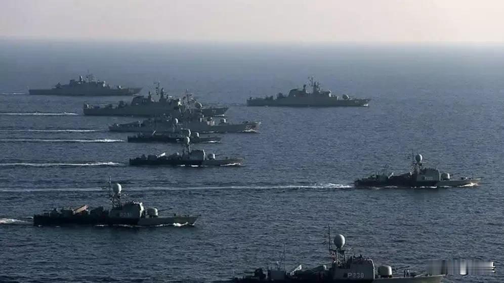 万万没想到，伊朗向过往船只发出通告，将在海上举行军事演习！

演习的地点伊朗选在