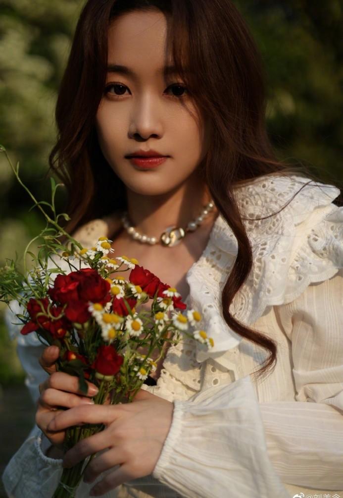 刘美含登上热搜！
 
5月6日，演员刘美含千字长文称自己在落选浪姐后，在梦里哭醒