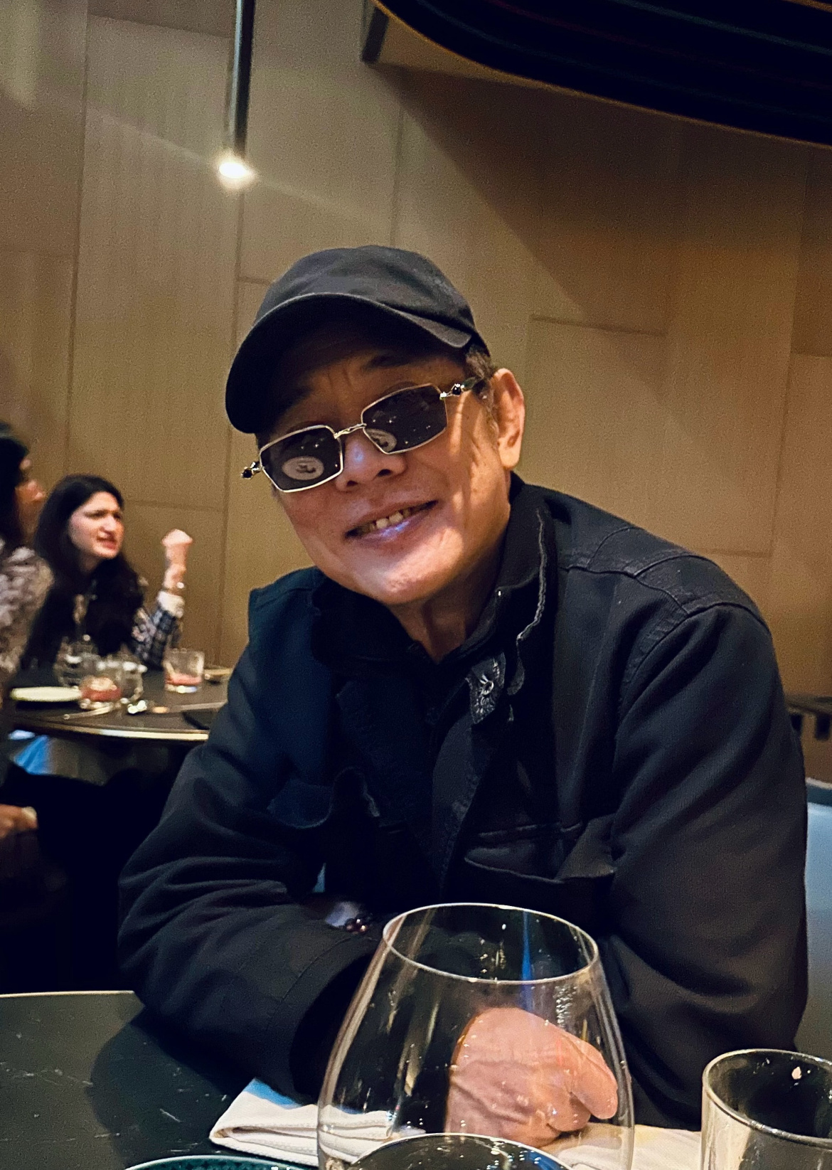 李连杰好会送礼嘿嘿，看到李连杰送女儿的婚车嫁妆也是让我一下子大开眼界，这就做梦让