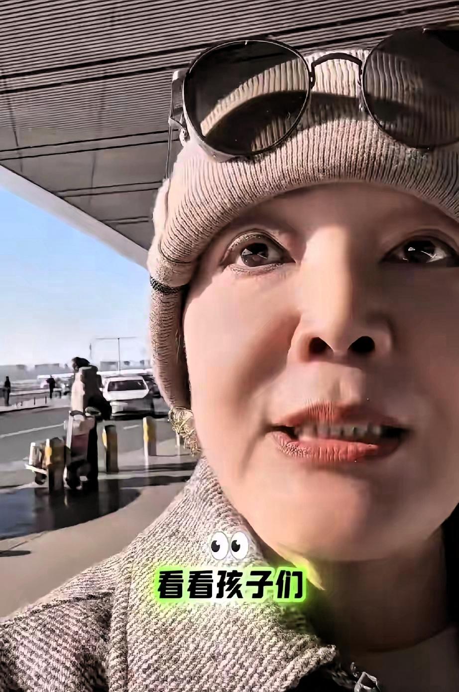 兰姐赴台过年，一家人都要团圆了
兰姐要去台湾了，大家都说，要去过年，玥儿和霖霖说