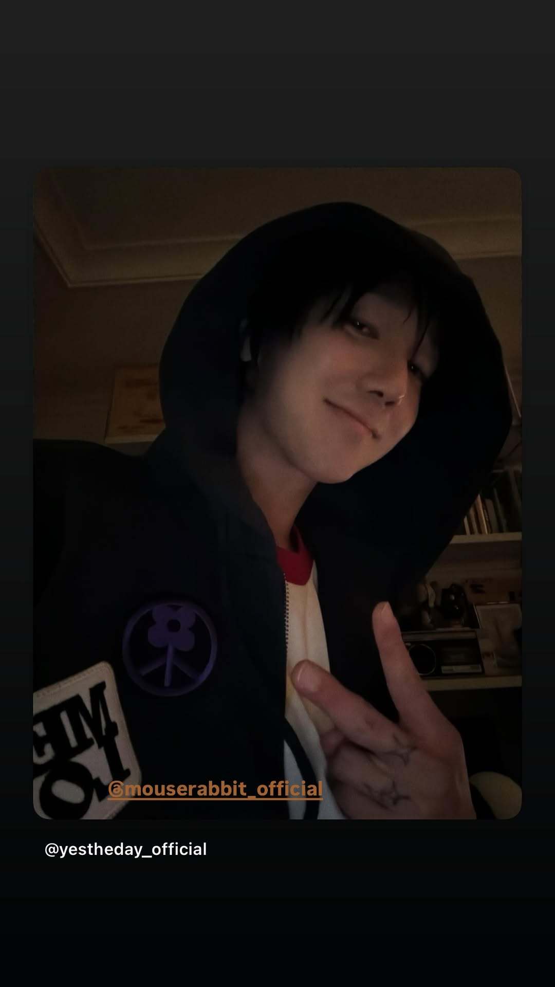 “CB百蓝_。251210金钟云 ins story更新： 