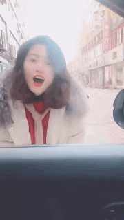 图一：妹子肯定是提了什么过分的要求，所以别人才会拒绝的这么直接。

图二：猫咪的