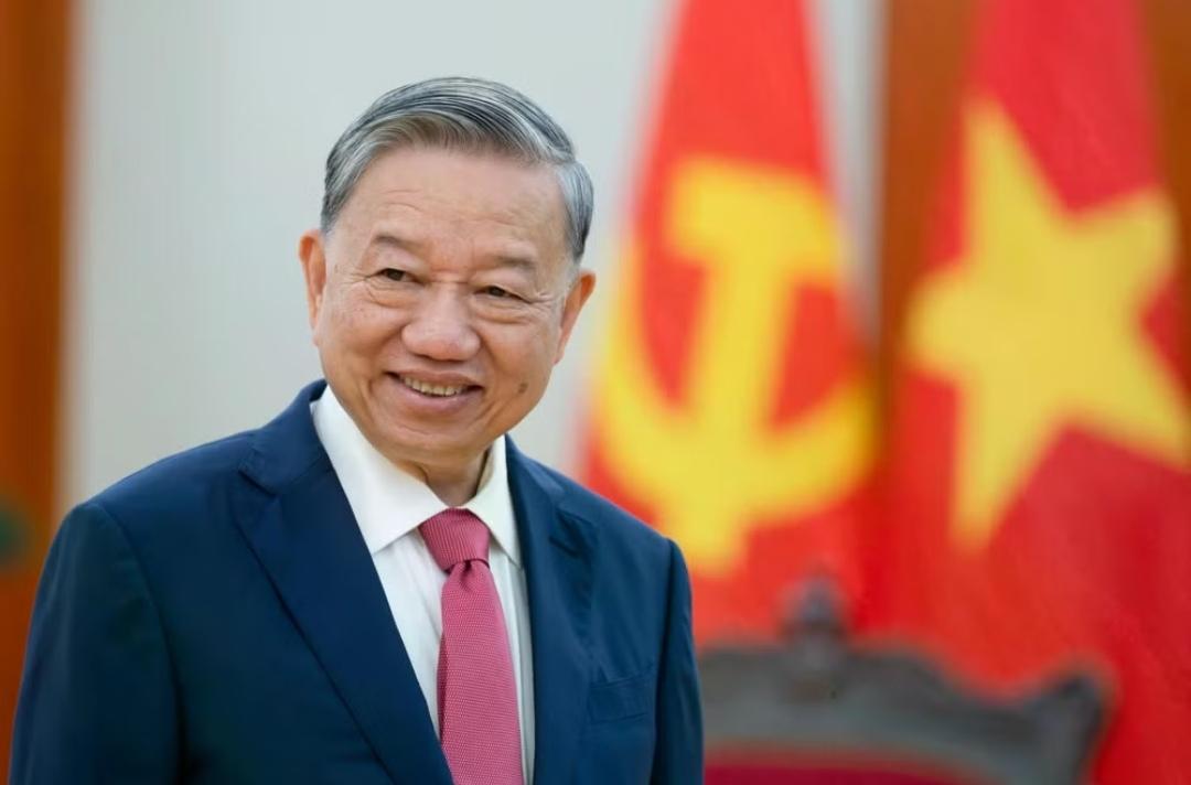 鞋子落地！苏林当选新届越南国家主席。

这意味着越南四驾马车解构，不再是四人分管