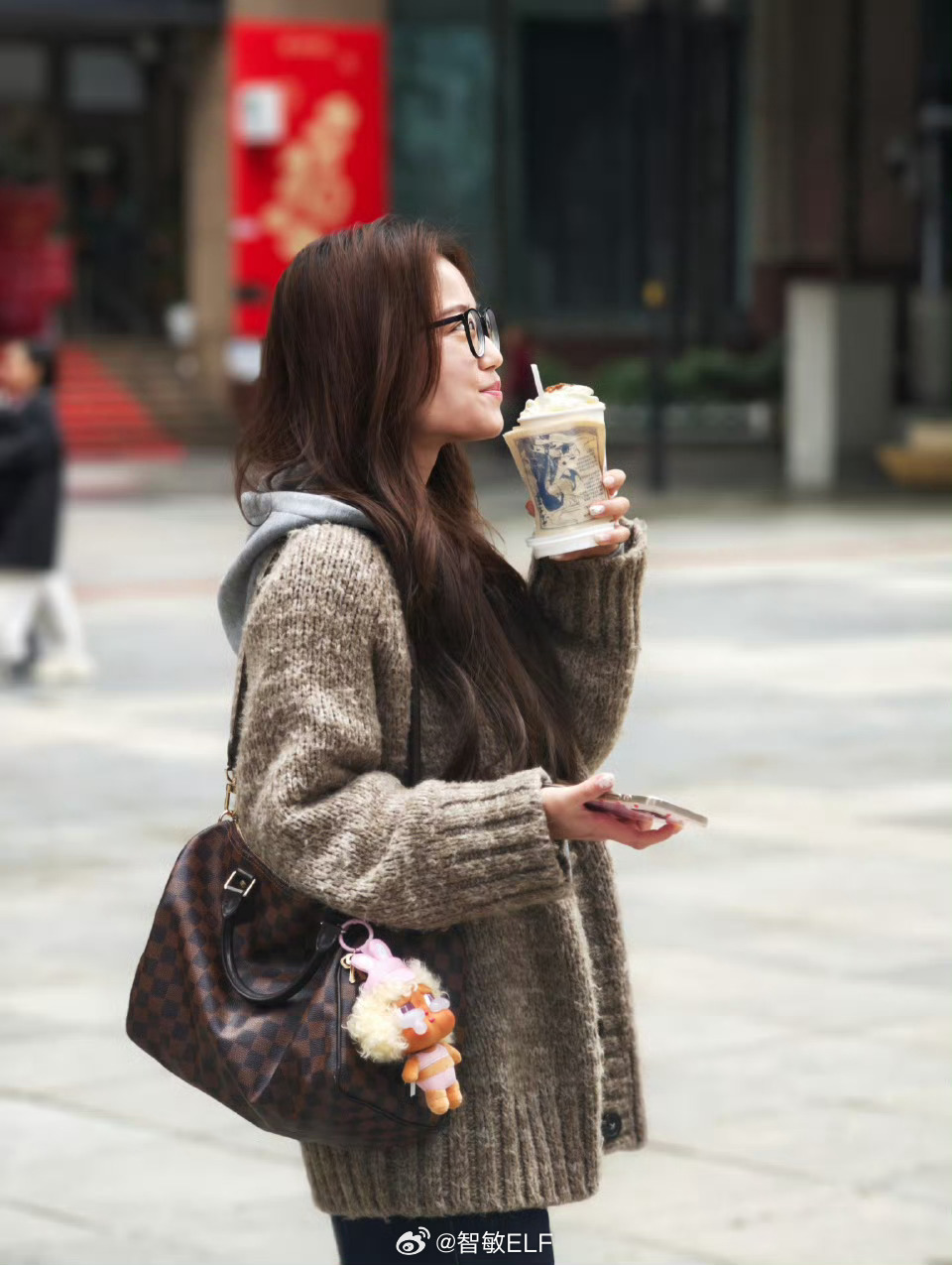 到机场发现自己的包有些不对劲…我娃呢在我手里仅存活了一周，就贡献给f1了… 