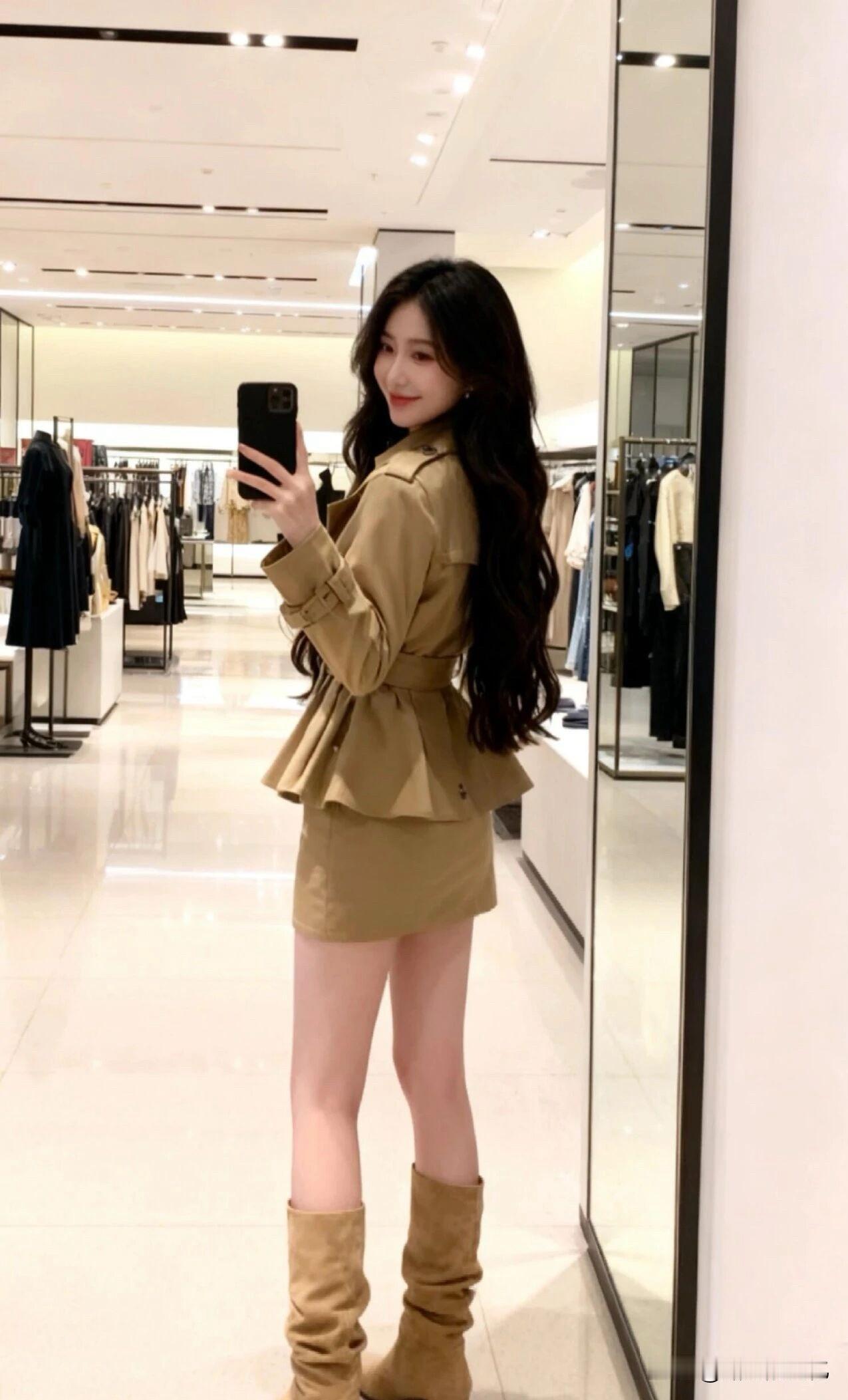 风衣套组一上身，自带豪门滤镜，走两步都是“千金驾到”的排面！[比心][比心][比