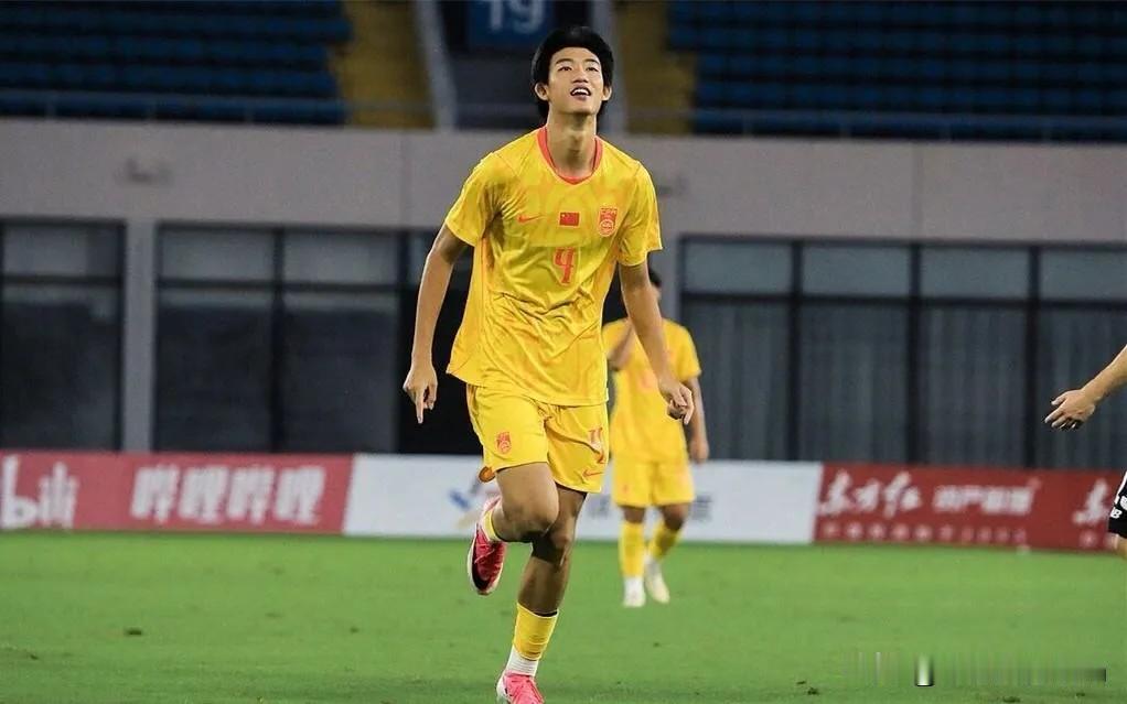 近日，赵松源的惊艳发挥令人瞩目。

若非他拥有1米94的傲人身高，或许那些欧洲球
