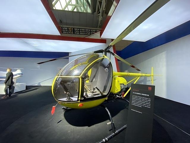 曾经，咱们无比羡慕美国“支奴干”直升机，它能吊起卡车，在战场无所不能，我国西部高