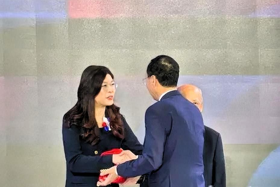 - 路线定位更清晰：郑丽文明确将“坚持九二共识、反对台独”作为核心纲领，上任后通