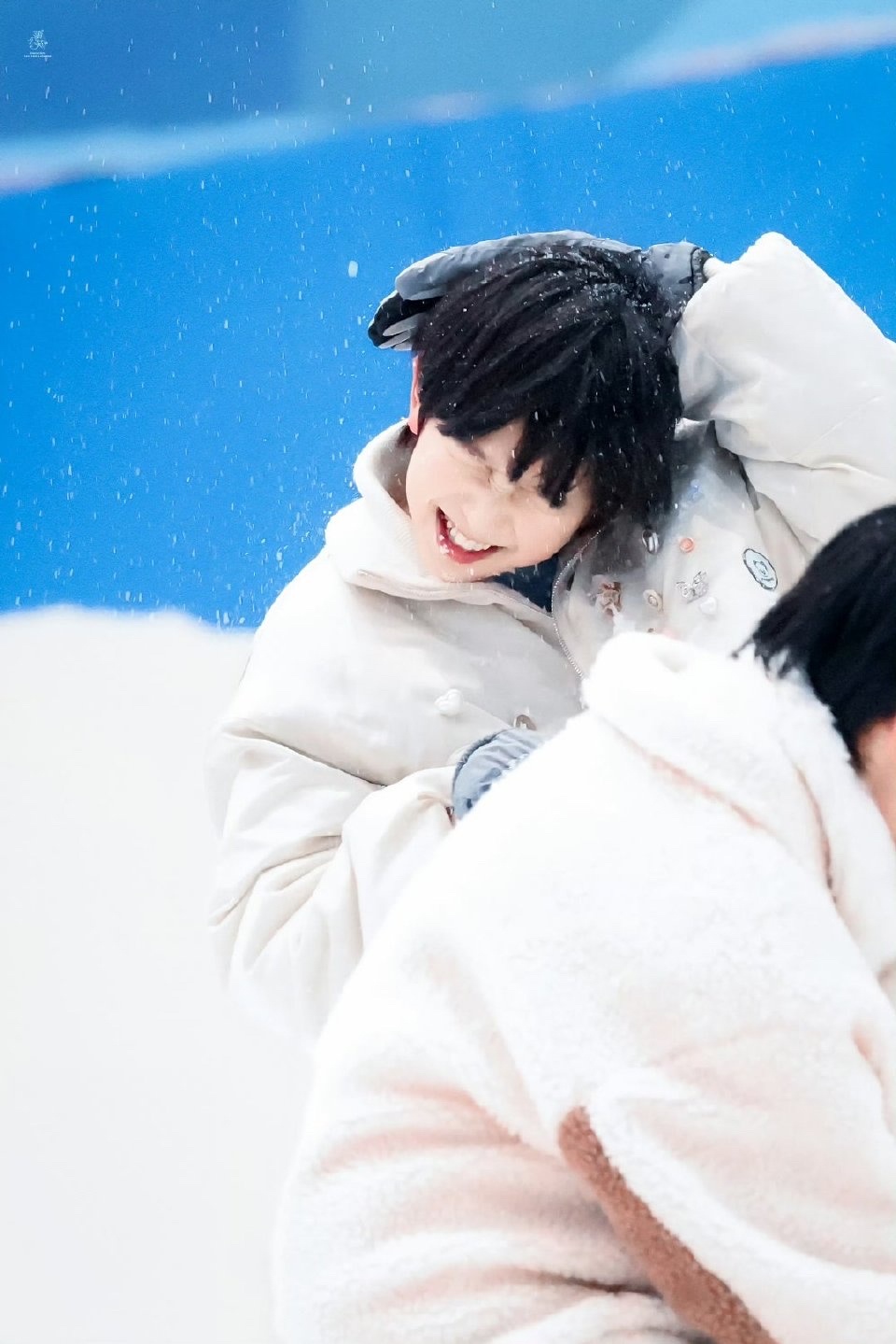 好家伙！这组未公开的幼崽陈浚铭也太萌了吧！站姐这波愚人节福利满分，请问小时候就这