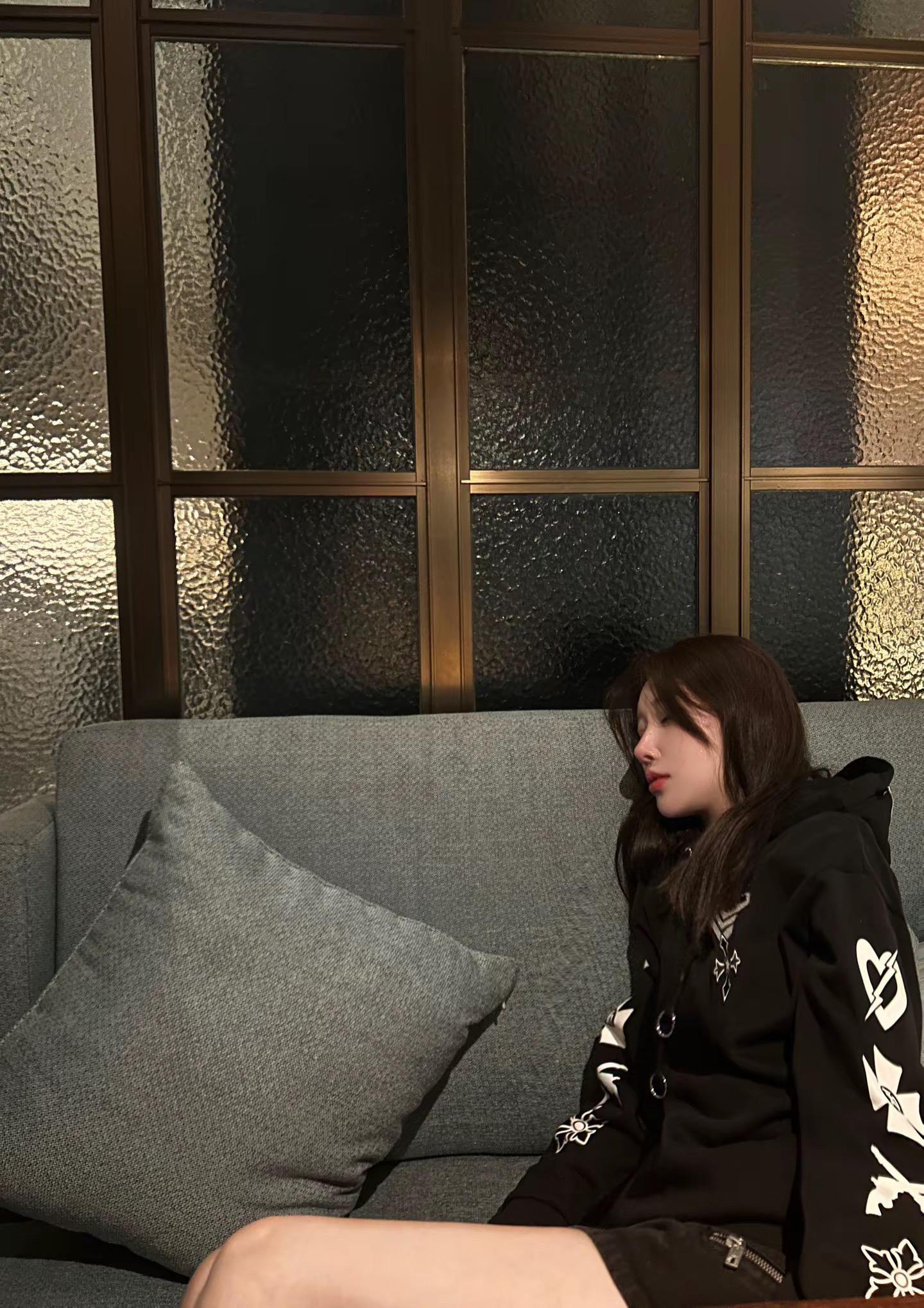 看你入眠的侧脸有多美随拍疲惫大姐